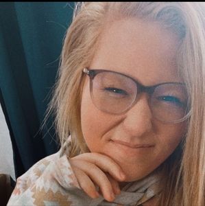 Meet your Posher, Abbie